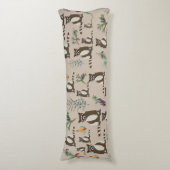 松の木柄のかわいいタヌキ ボディピロー (正面縦)