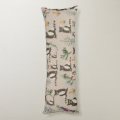 松の木柄のかわいいタヌキ ボディピロー (裏面 (縦))