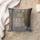 松の森の中の晴れた冬の日 クッション (ブランケット)