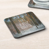 松の森の中の晴れた冬の日 コースター (左側)