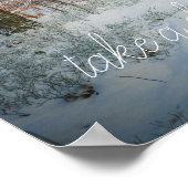 松の森の中の晴れた冬の日 ポスター (角)