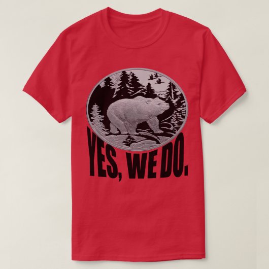 松の森を散歩するクマとキャプションYes Tシャツ (デザイン正面)