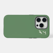 松の緑の無地の色 白のイニシャル iPhoneケース (裏面横)