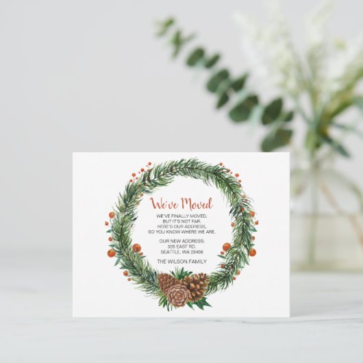 松ぼっくりリースのクリスマスお知らせ - 移動しました ポストカード (スタンド正面)