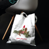 松コーンのトートバッグの間に座る人形 トートバッグ