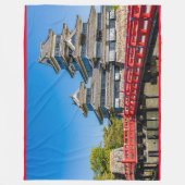 松本城と橋 フリースブランケット (正面)