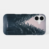 松林のレトロな雪景色 iPhone 16ケース (裏面横)