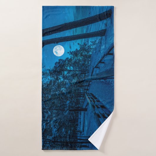 松林を覆った冬の風景 バスタオル (バスタオル)