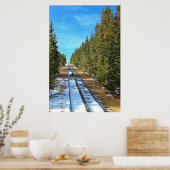 松林を通る鉄道の線路 冬の雪景色 ポスター (キッチン)