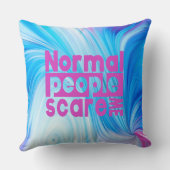 枕おもしろい – 普通の人々が私を怖がらせるの装飾用クッション クッション (裏面)