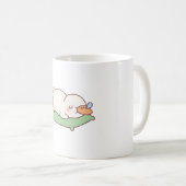 枕で眠るかわいいアヒル コーヒーマグカップ (正面右)