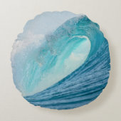 枕のあたりで壊れるサーフィンのバレルの波 ラウンドクッション (正面)