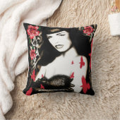 枕の上のPsychobillyジェーンのマツ クッション (ブランケット)