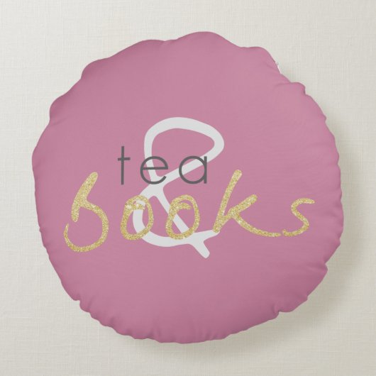 枕の周りに二本の調味茶と本 ラウンドクッション (裏面)