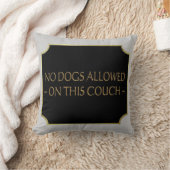 枕を与えられる犬無し クッション (ブランケット)