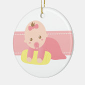 枕を這うかわいい赤ん坊の女パーソナライズされたの子 セラミックオーナメント (左)