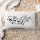 枕葉が付いている黒いイチョウの木 ランバークッション (ブランケット)