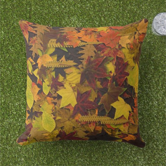 枕 – 紅葉1 (芝生)