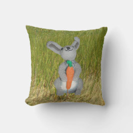 枕 – Rabbit in Grass