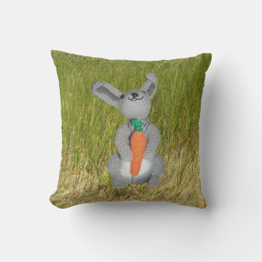 枕 – Rabbit in Grass (正面)
