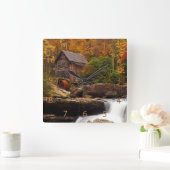 林間の空地の入り江の碾き割りの製造所 スクエア壁時計 (ホーム)