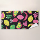 果実の継ぎ目のないヴィンテージパターン黒緑黄 バスタオル (バスタオル)