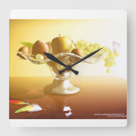 果物とバターフライの入ったガラスのバスケット スクエア壁時計