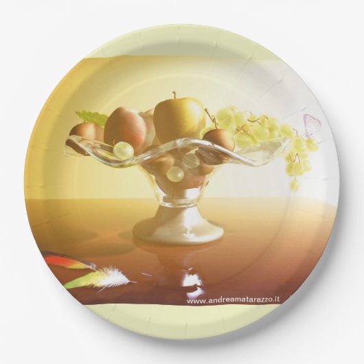 果物とバターフライの入ったガラスのバスケット ペーパープレート (正面)