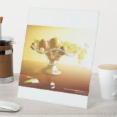 果物とバターフライの入ったガラスのバスケット 台座サイン (インサイチュ)