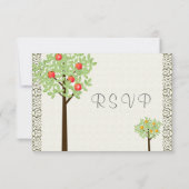 果物の木のデザインの結婚式の招待状に返信。春と夏の結婚式に最適。淡い緑色の背景に赤と黄色の果物の木が 招待状 (裏面)