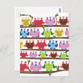 枝おもしろい型に座っているフクロウ ポストカード (正面/裏面)