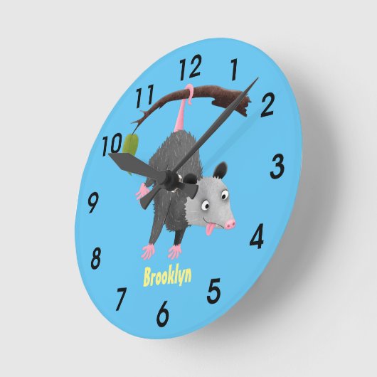 枝おもしろい漫画ぶら下がったからのかわいいオポッサム ラウンド壁時計 (傾斜)