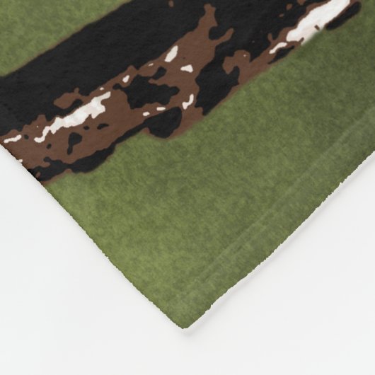 枝でとまっているカラス フリースブランケット (角)