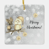 枝とボールを持つクリスマスかわいいフクロウ セラミックオーナメント (正面)