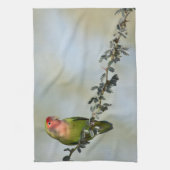 枝に乗ったバラ色の愛鳥 キッチンタオル (縦)
