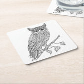 枝に坐っている刺激を受けたな魔法のフクロウ スクエアペーパーコースター (アングル)