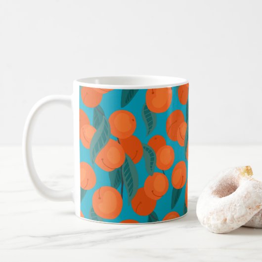 枝に桃があるシームレスなフラットパターン コーヒーマグカップ (ドーナツ)