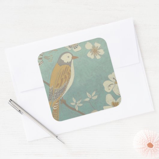 枝に止まった黄色、灰色、ベージュの鳥 スクエアシール (封筒)