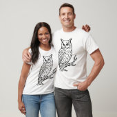 枝に止まるミミズクの線画 Tシャツ (ユニセックス)
