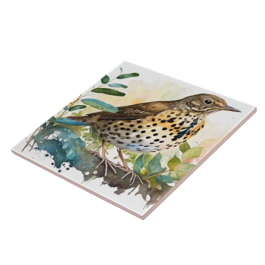 枝に白い無地の背景を持つメドウラルク タイル (側面)