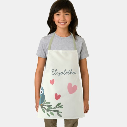 枝に眼鏡を掛けたかわいいフクロウ名前をカスタムする エプロン (インサイチュ)