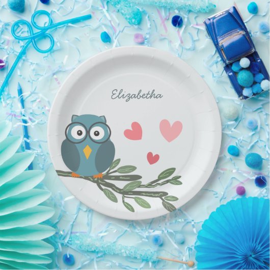 枝に眼鏡を掛けたかわいいフクロウ名前をカスタムする ペーパープレート (パーティー)