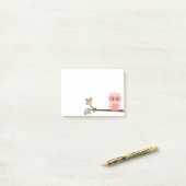 枝のカラフルでかわいいフクロウのやじり声のピンクのひな鳥 ポストイット (デスク上)