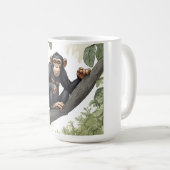 枝の上の可愛いチンパンジー コーヒーマグカップ (正面右)