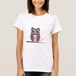 枝の甘いフクロウ Tシャツ