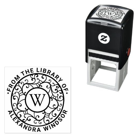 枝の繊細な装飾が施された名前のイニシャルが入った本のライブラリー セルフインキングスタンプ (インサイチュ)