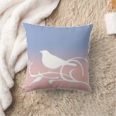 枝の青い平静およびローズクォーツの鳥 クッション (ブランケット)