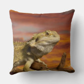 枝の髭があるドラゴン(Pogona Vitticeps)、 クッション (裏面)