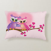 枝アクセントの枕の美しいカップルのフクロウ アクセントクッション (裏面)