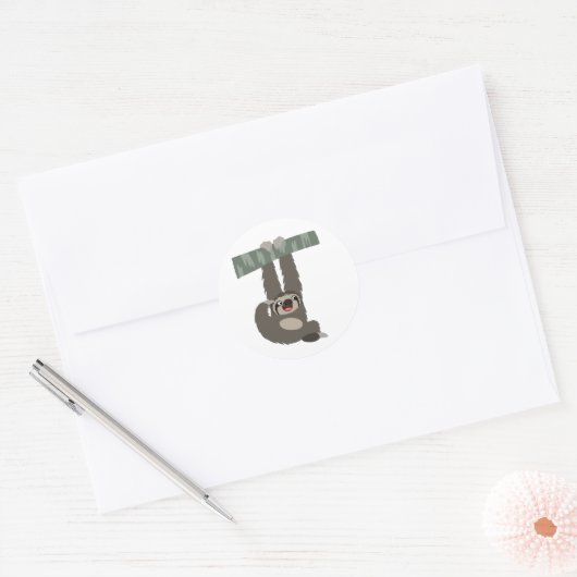 枝ステッカーからぶら下がった可愛らしい漫画 ラウンドシール (封筒)